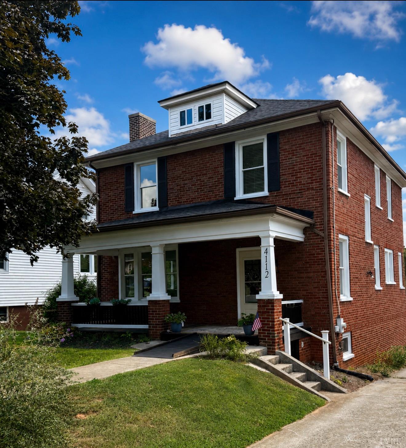 4112 Fort — photo