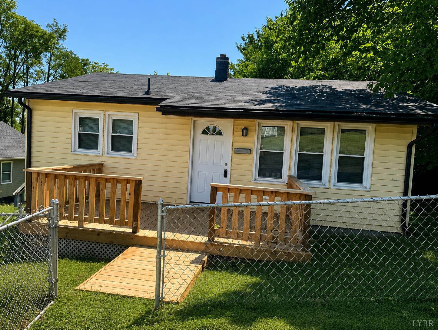 1810 Laurel Street — photo