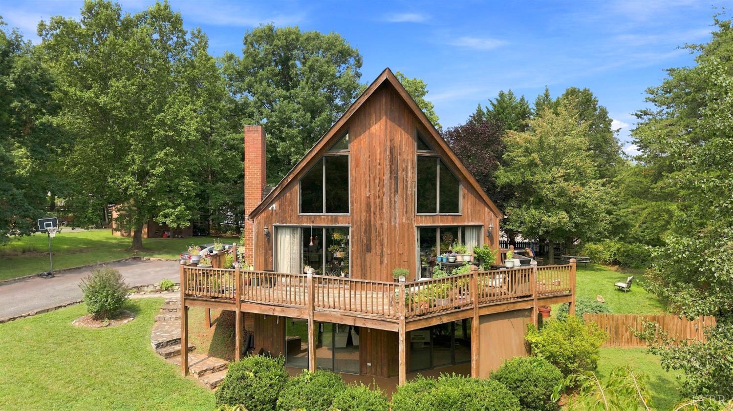 101 Cambridge Dr — photo