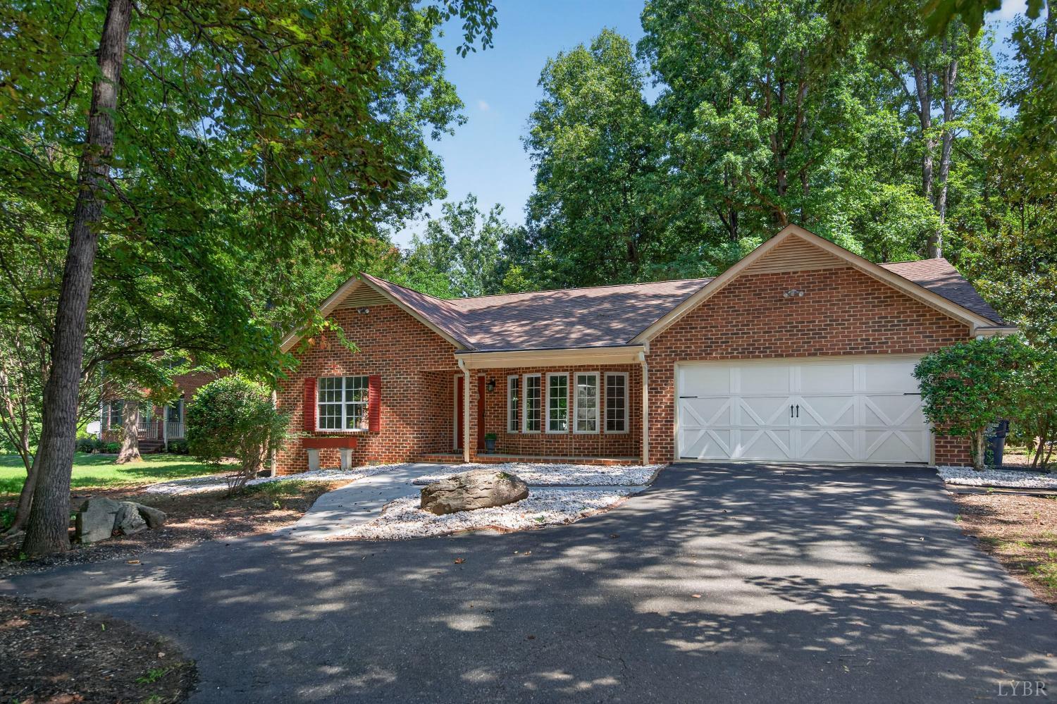732 Lake Vista Drive — photo