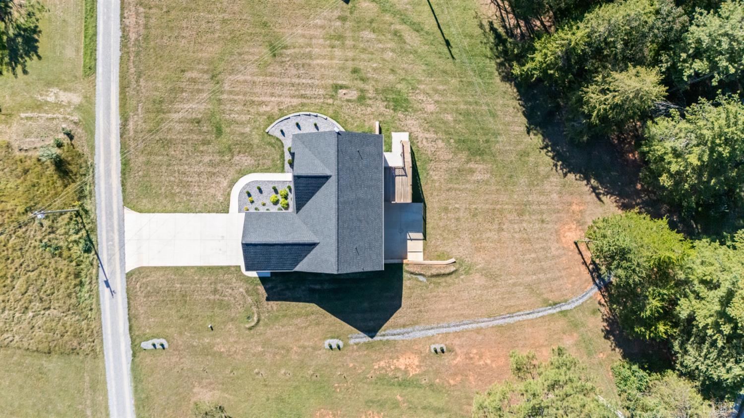 Home in Goode, VA 24556 — photo 2