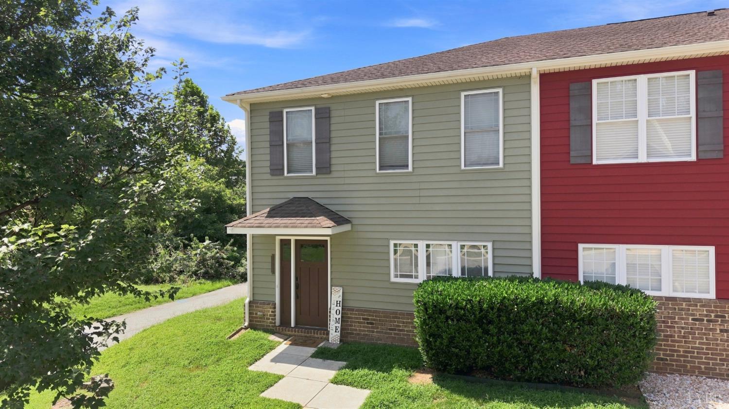 1066 Commonwealth Circle — photo