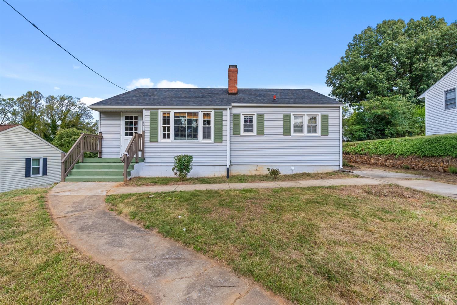 749 Crestwood Circle — photo