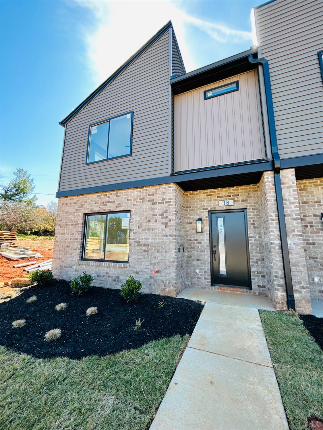 18 Allure Drive — photo