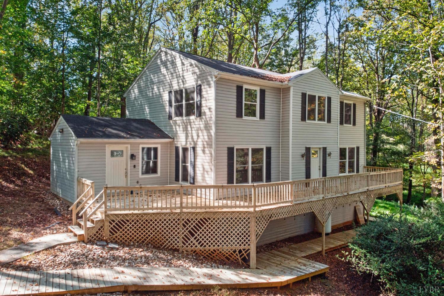 825 Mohawk Drive — photo