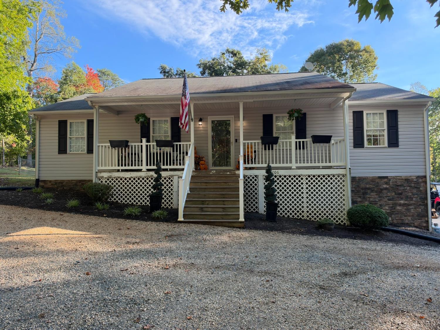 206 Erin Drive — photo