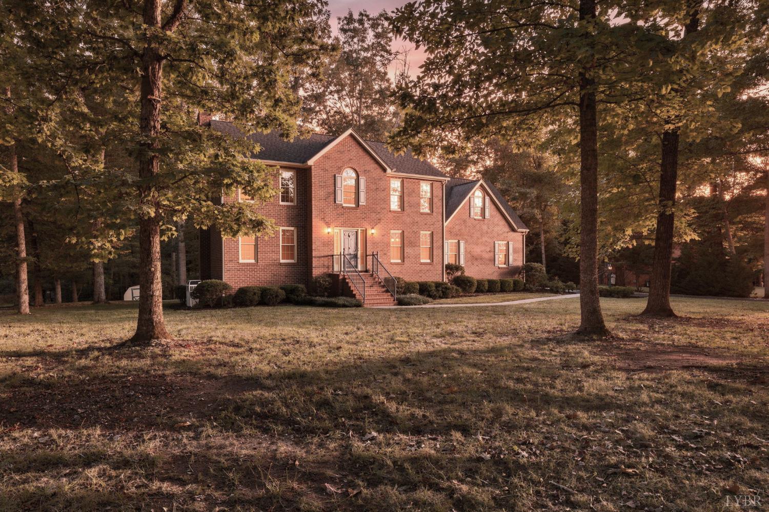 105 Stirling Court — photo