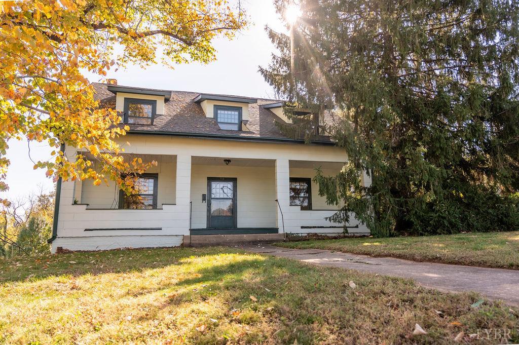 712 Riverside Drive — photo