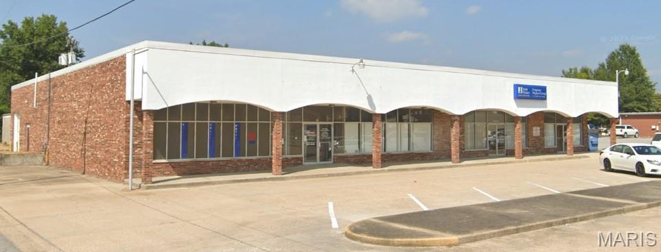 114 W Commercial — photo