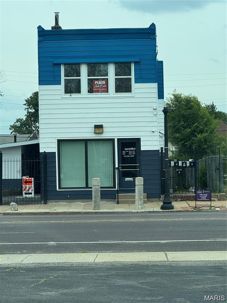 7954 N Broadway N 1,2.4 — photo