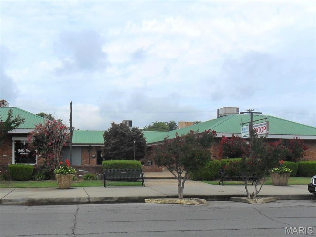 202 Main Street — photo