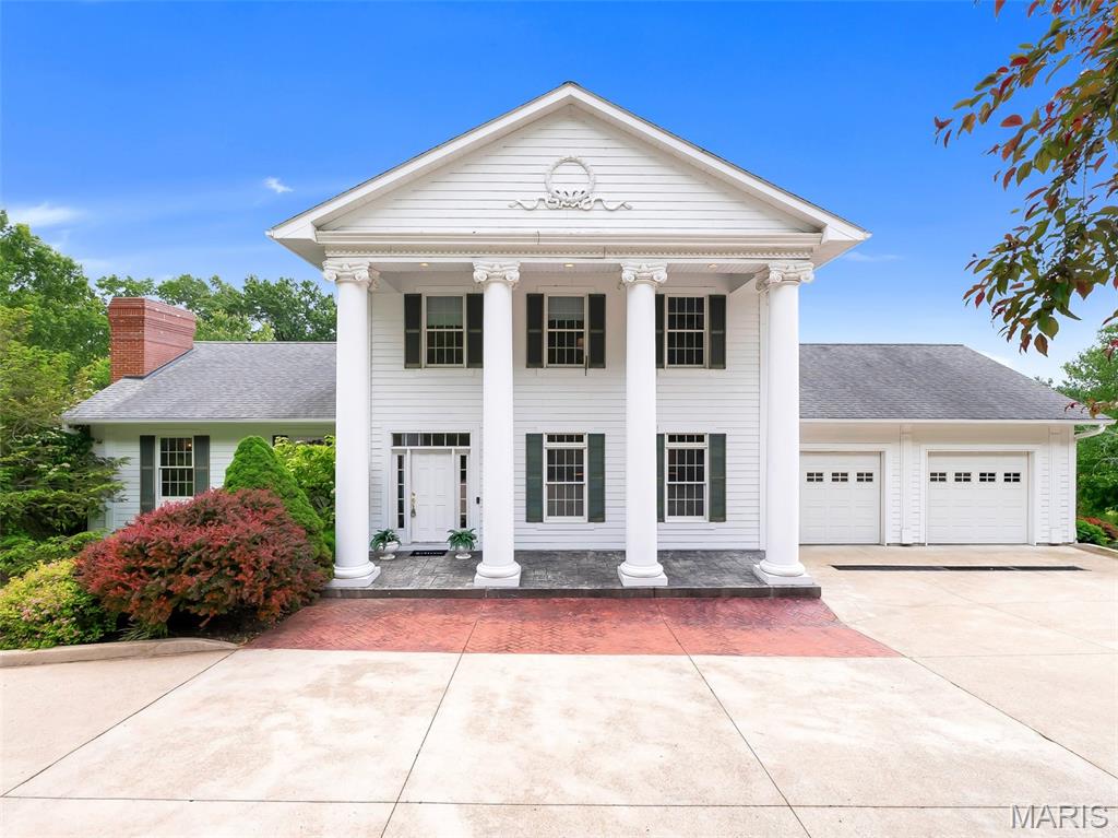 590 Fairway Drive — photo