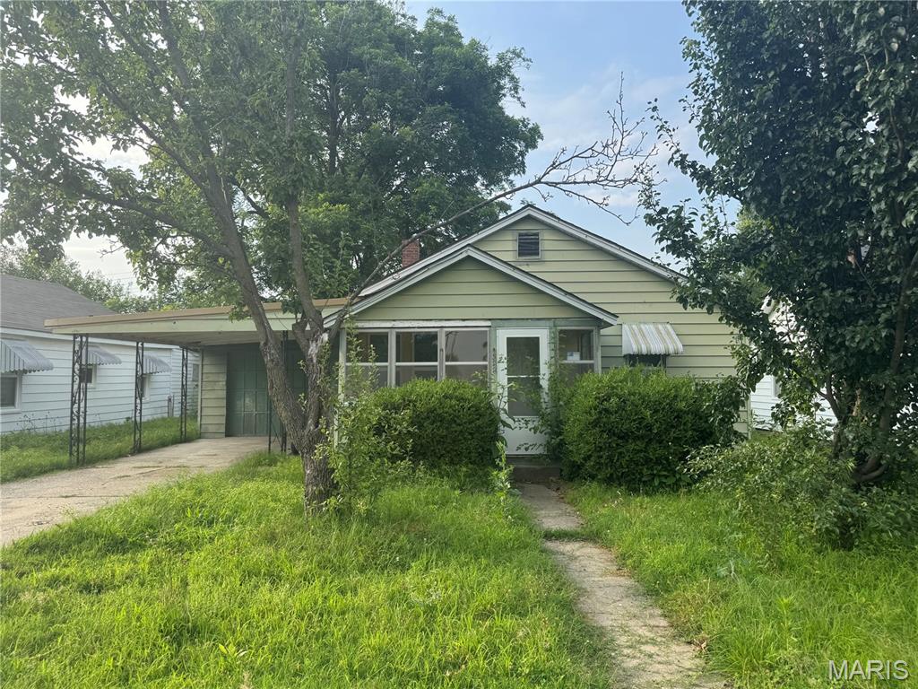 322 Helen Street — photo