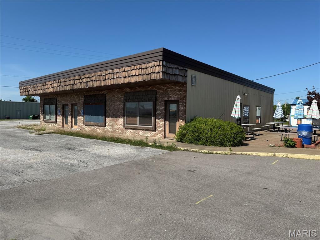 1601 N Market Street — photo