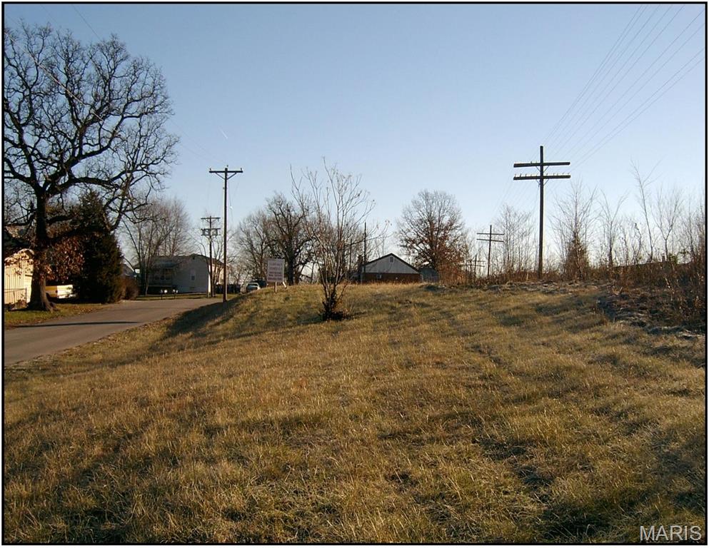 13000 Sq Ft E North First St — photo