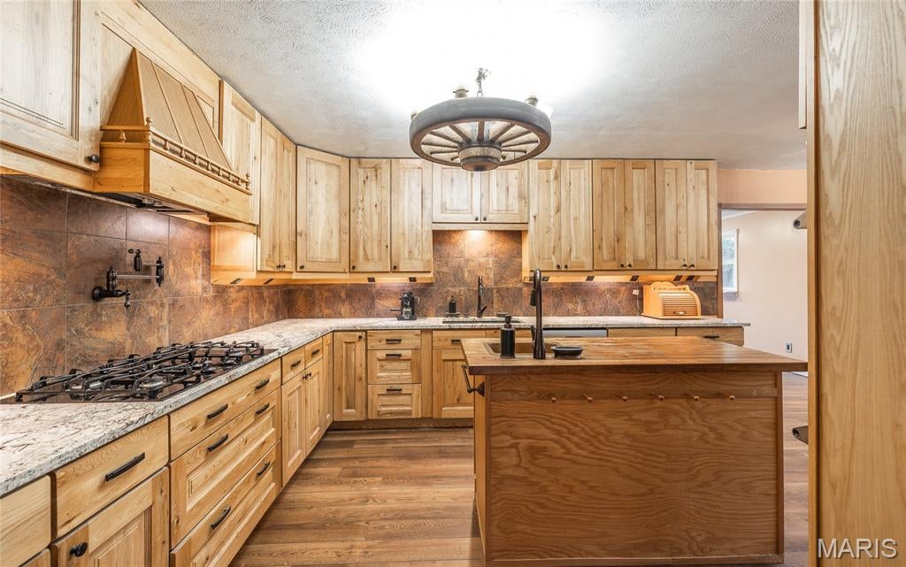 807 County Road 6410 — photo