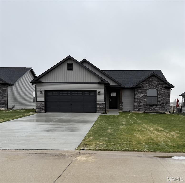 916 Brianna Court — photo