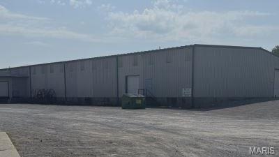 300 Matthews Lane Front — photo