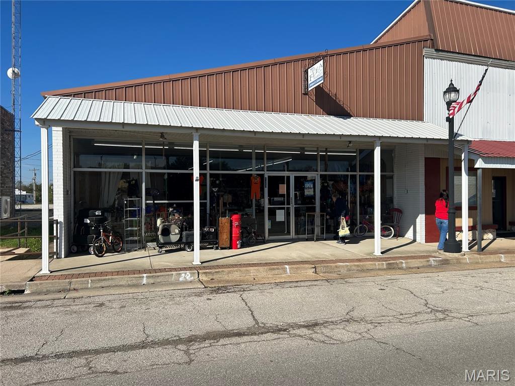 123 S Main — photo