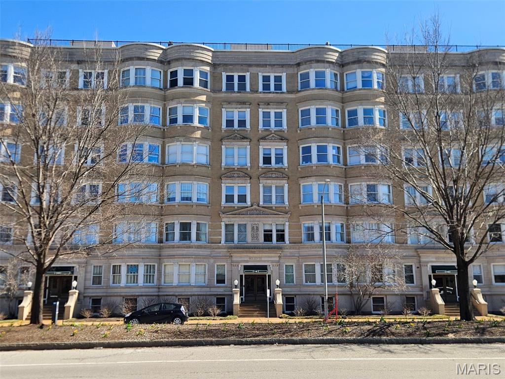 14 N Kingshighway Boulevard 6Bs — photo
