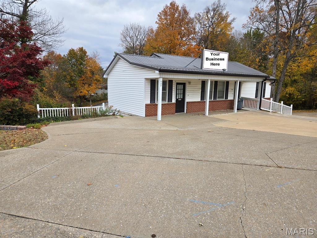 902 E Jackson Boulevard, Jackson, MO 63755 — photo 2