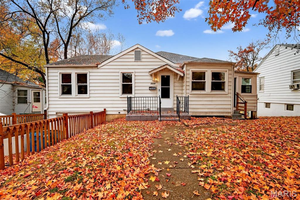 7046 Roslyn Drive — photo