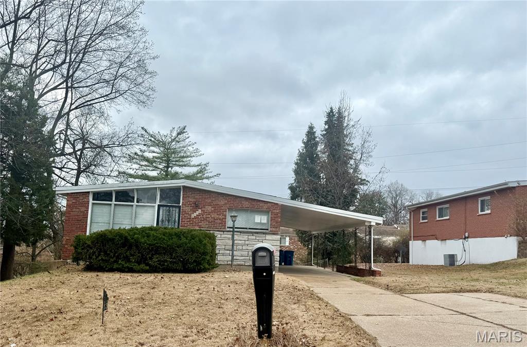 2136 Sun Valley Drive — photo
