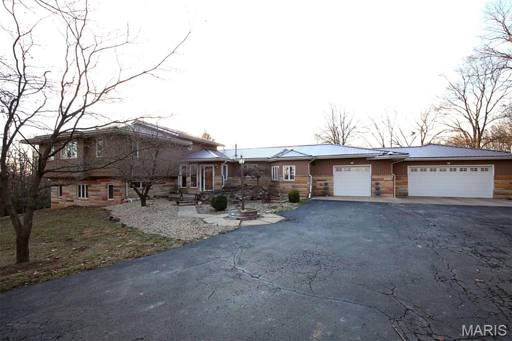 2415 Zent Drive — photo
