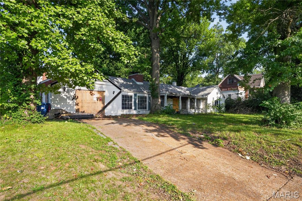 35 Robert Avenue — photo