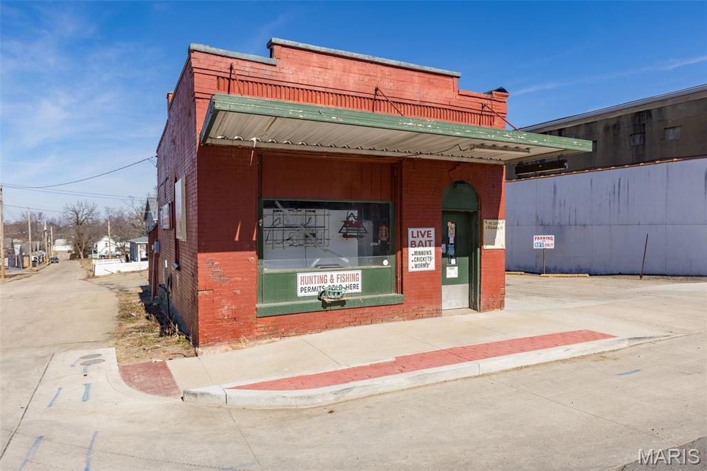 24 W School Street — photo