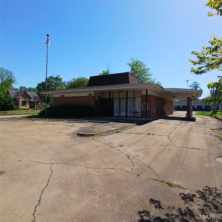 122 N Main Street — photo