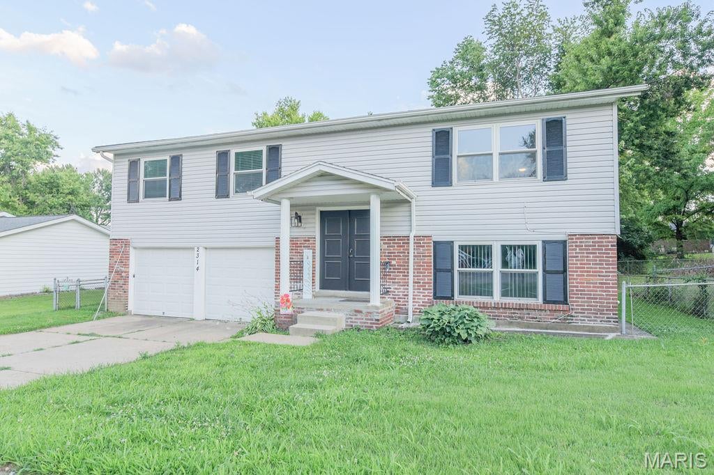 2314 White Ash Court — photo