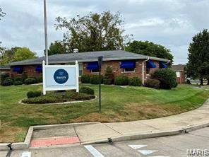8803 Veterans Memorial Parkway — photo