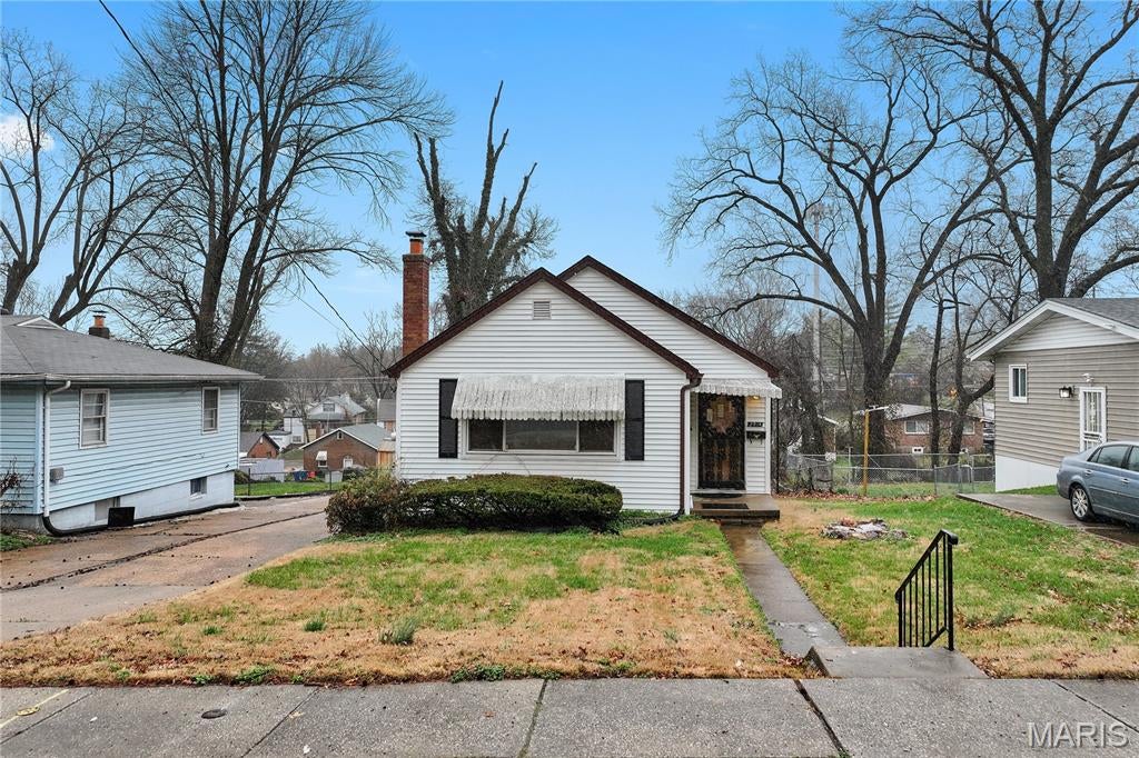 2914 Lyndhurst Avenue — photo