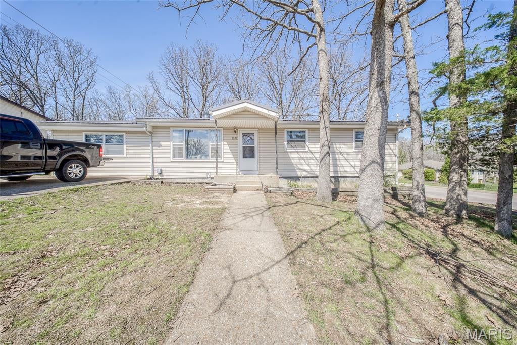 1323 Woodlawn Drive — photo