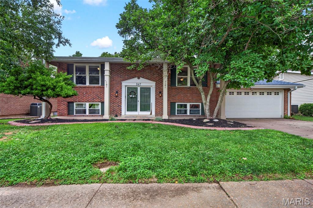 547 Golfwood Drive — photo