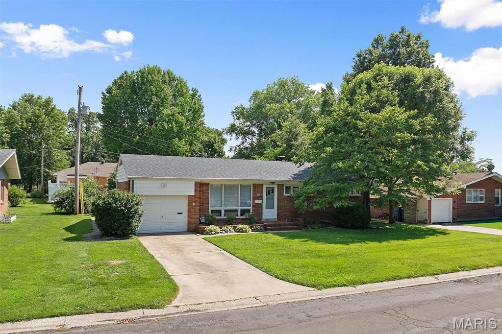 628 Roanoke Drive — photo