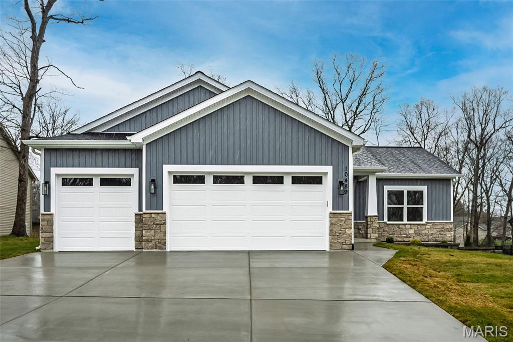 10489 Walnut Lane — photo