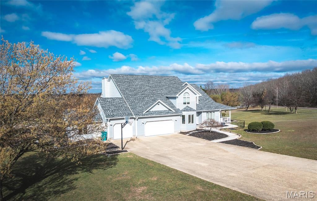 10605 Larson Lane — photo
