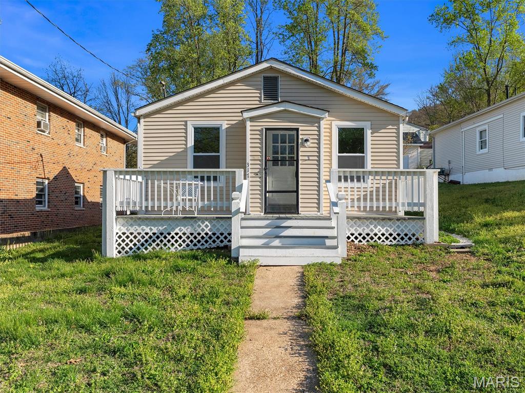 317 E Sand Street — photo