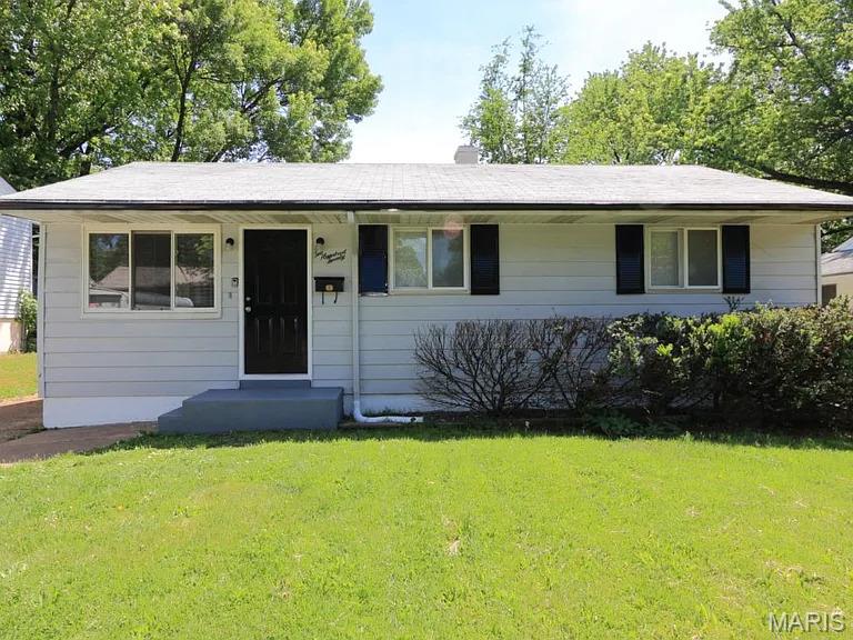 220 Roderick Drive — photo
