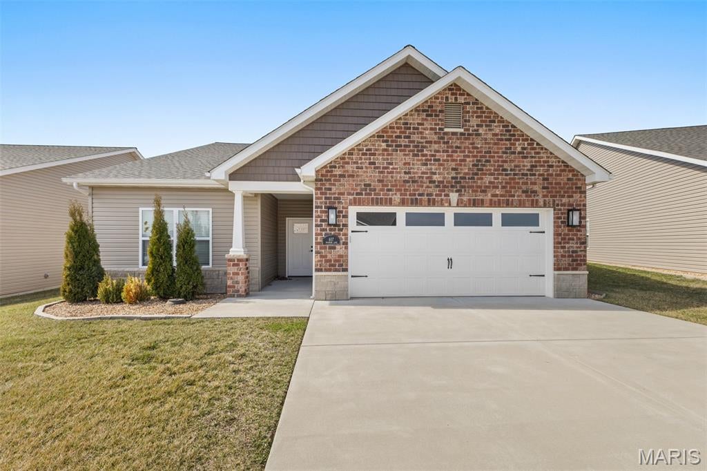 617 Dogwood Lane — photo