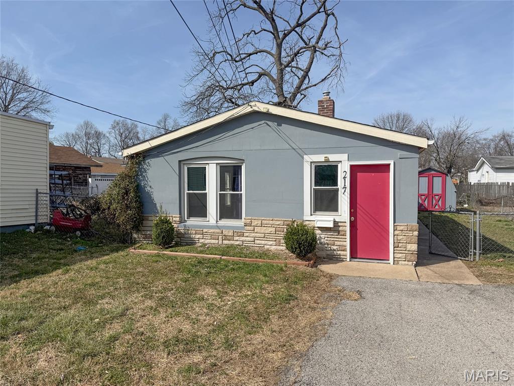 217 W Arlee Avenue — photo