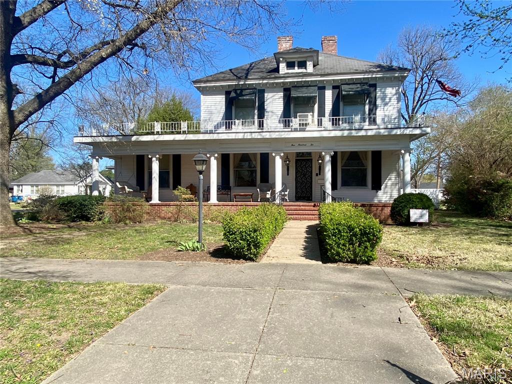 502 E Commercial Street — photo