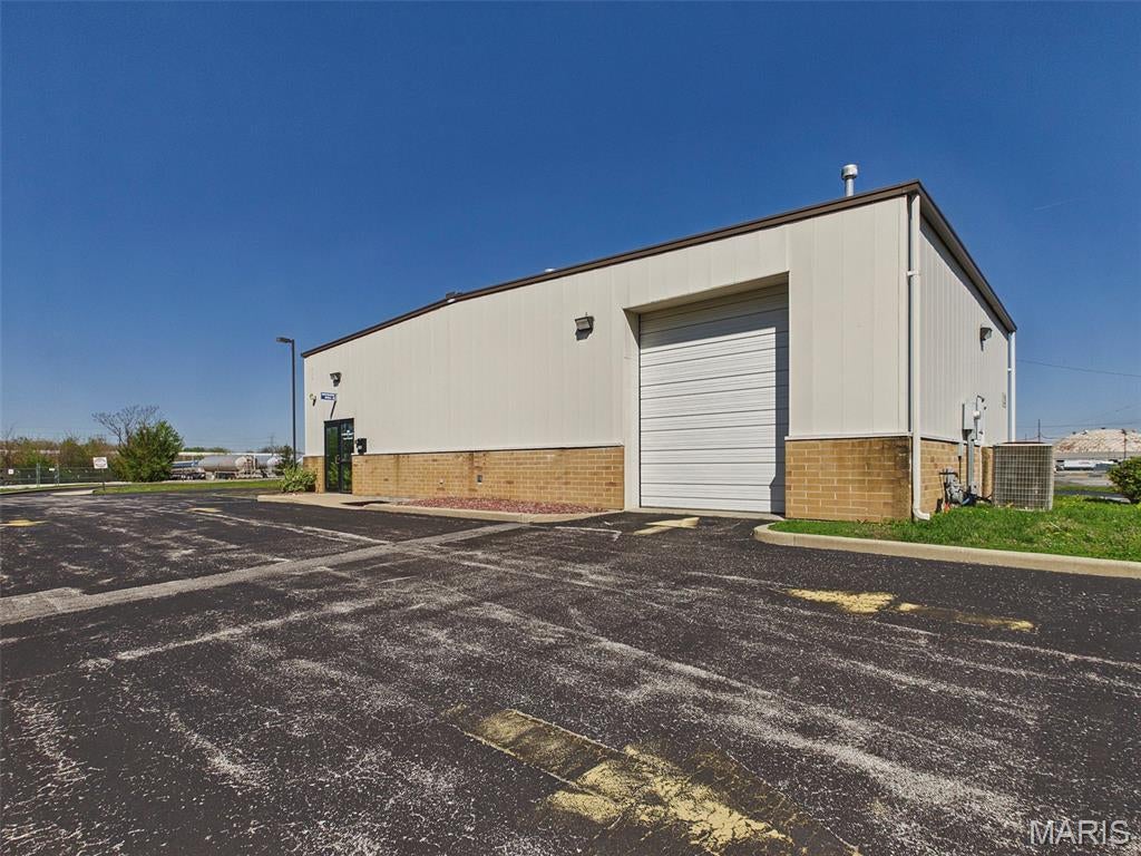 230 N Old Saint Louis Road — photo