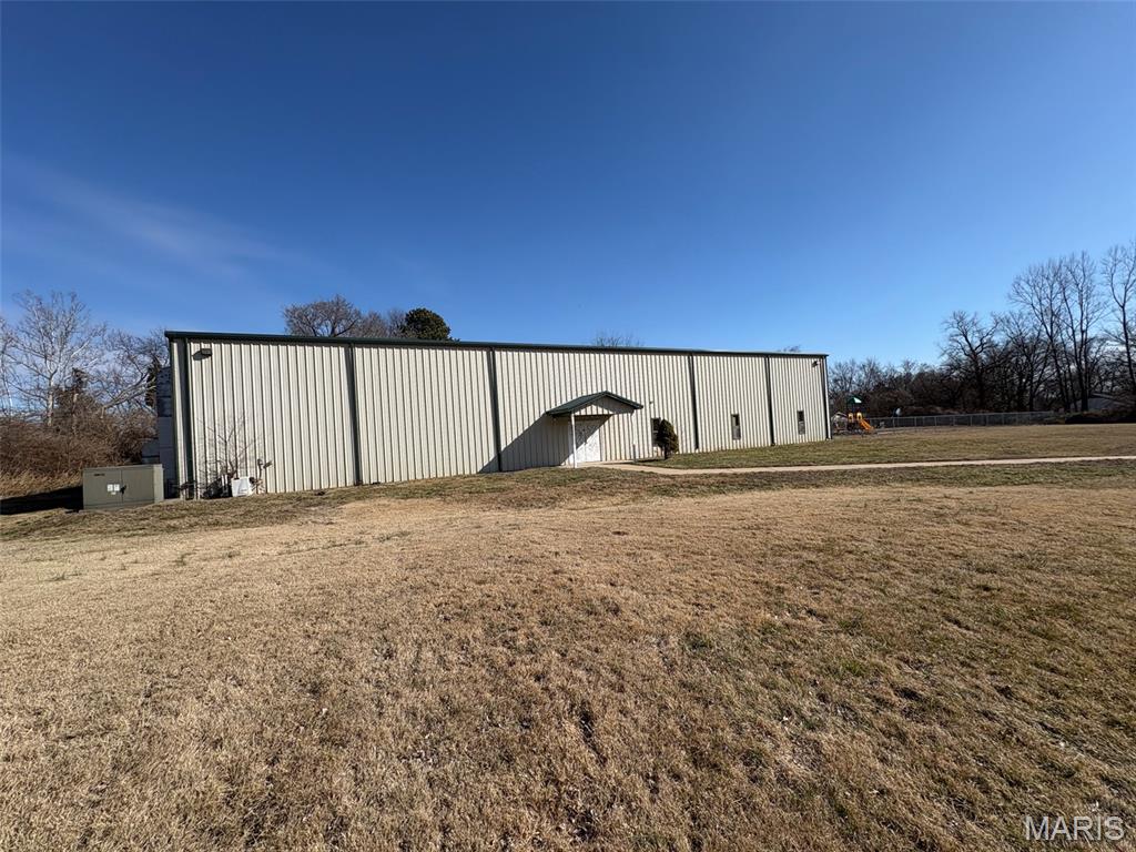 10112 Royal Drive — photo