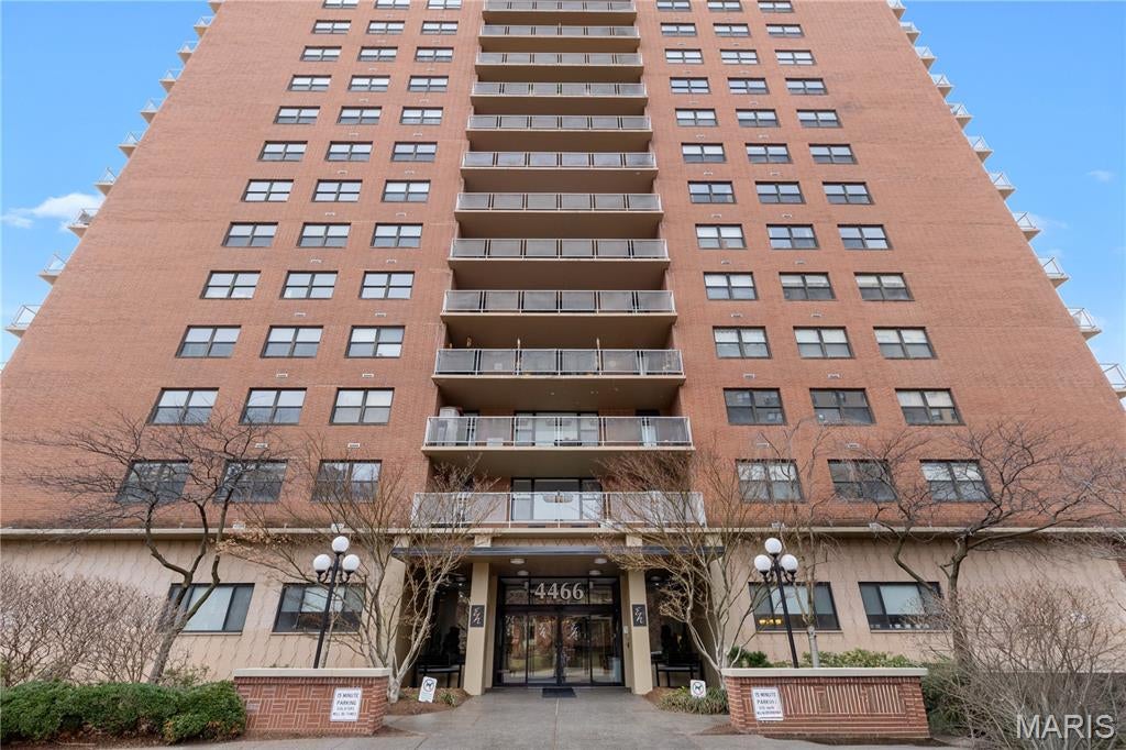 4466 W Pine Boulevard 6G — photo