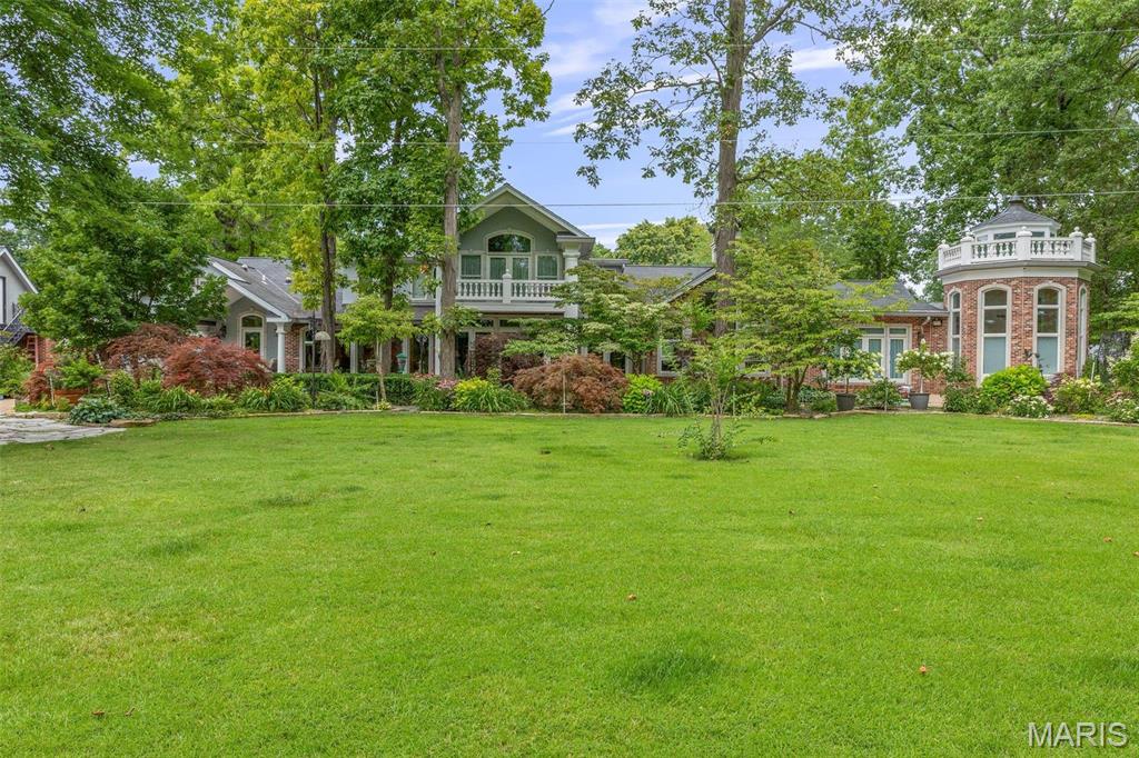 556 Oak Terrace Drive — photo