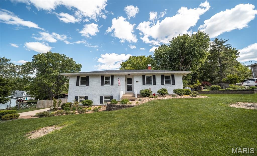 1112 Sycamore Drive — photo