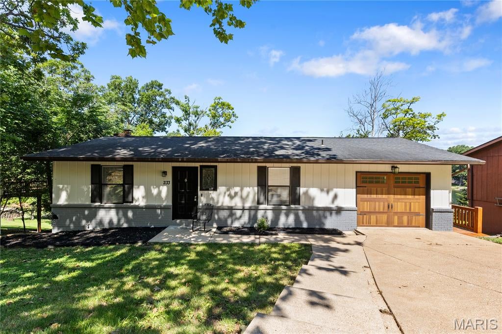 233 Normandie Drive — photo
